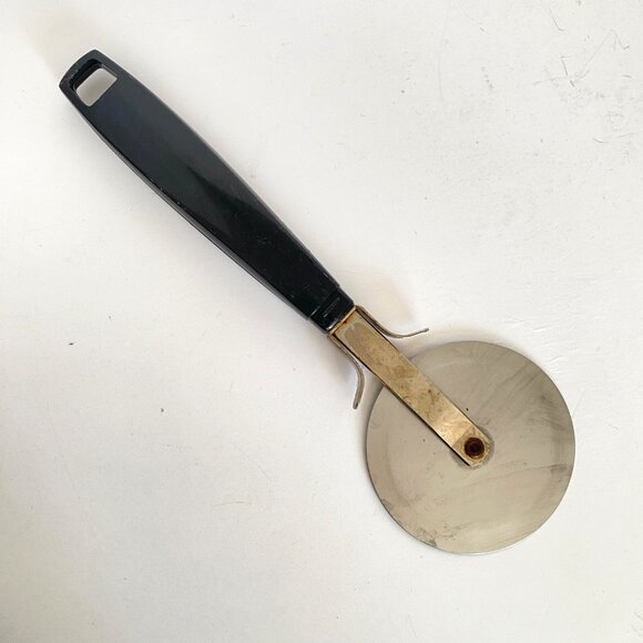 Retro EKCO Pizza Cutter Stainless Steel Blade Black Handle Kitchen Tool Gadget - Picture 3 of 10
